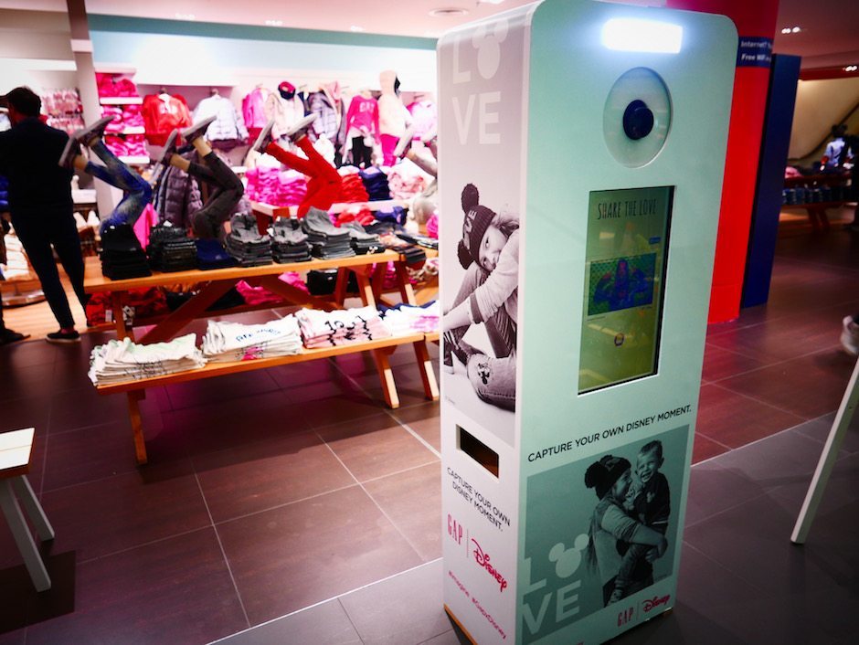 Gap-x-Disney-personalised-photo-booth