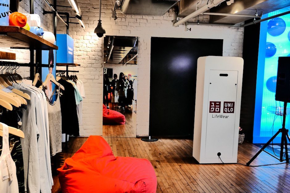 Uniqlo-Brand-Experience-Photo-Pod-